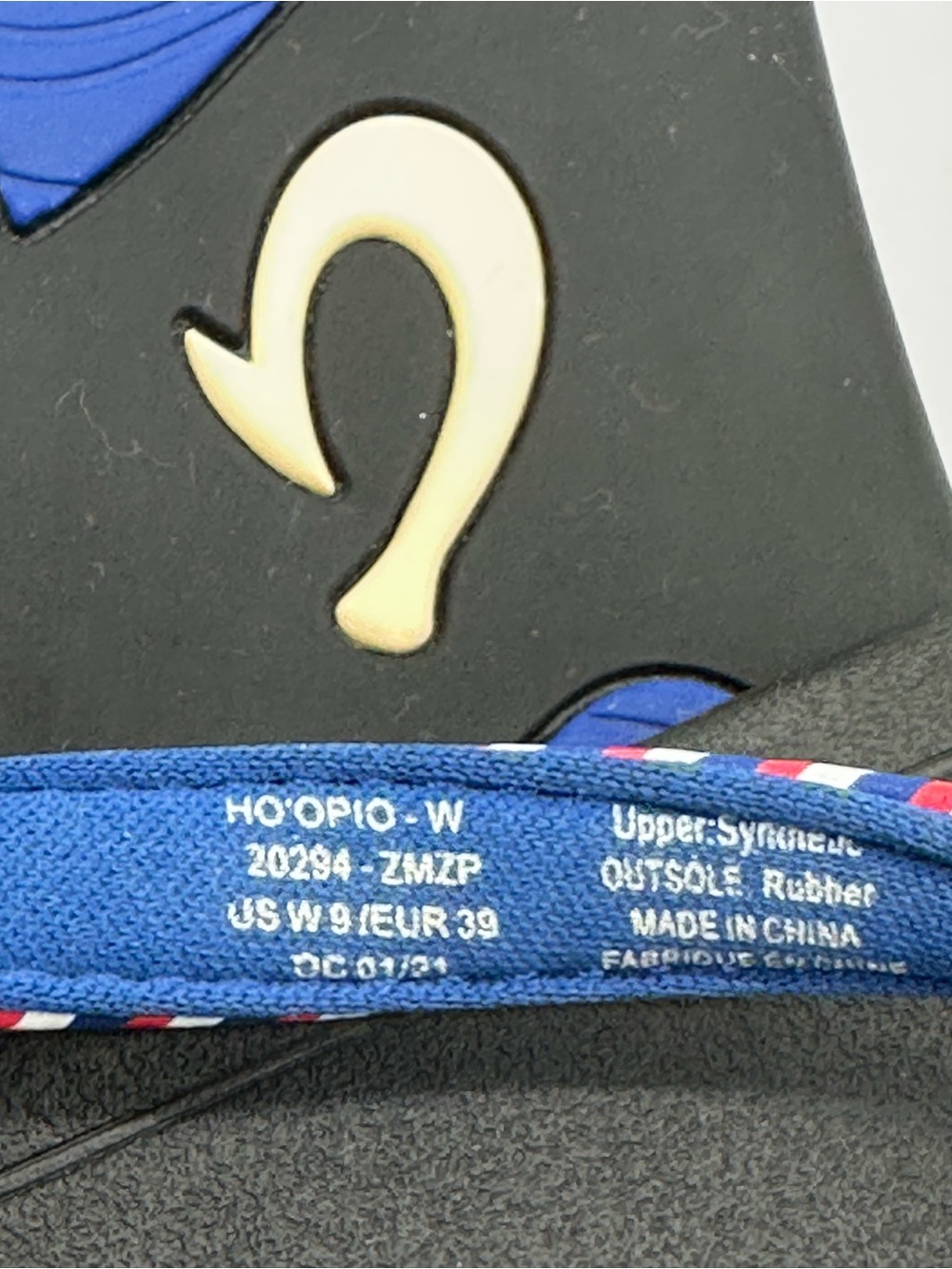 OluKai Ho’opio Slippers. Size 9 - Picture 2 of 10